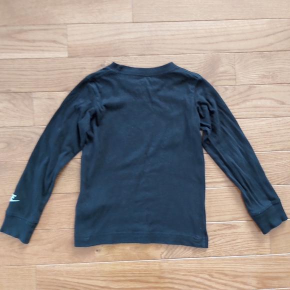 Nike cute boys top - Picture 2 of 2